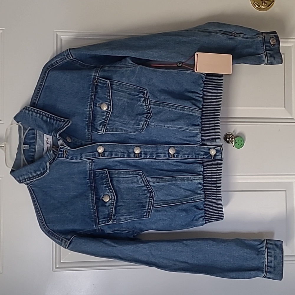Girl's denim bomber jacket, NWT,size S.